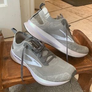 Women’s running shoes